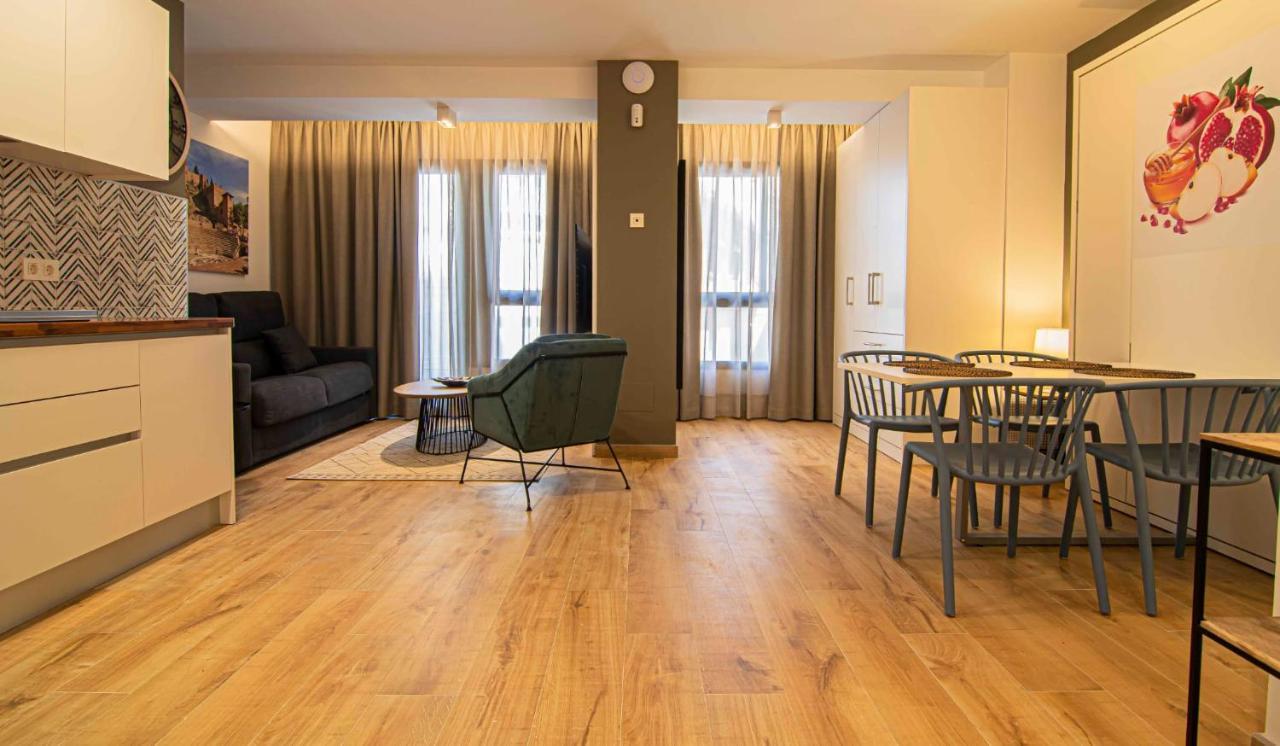 Apartamentos Leonor Malaga Luaran gambar