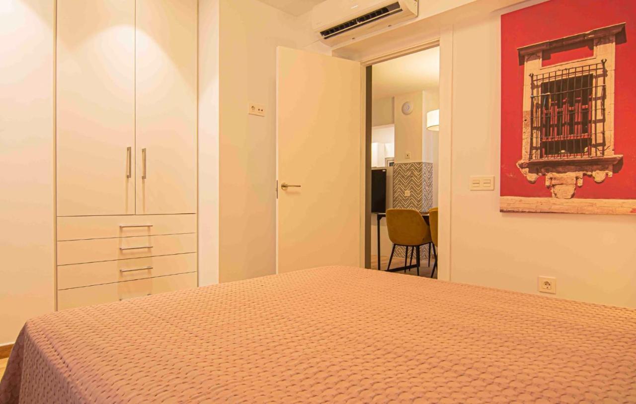 Apartamentos Leonor Malaga Luaran gambar