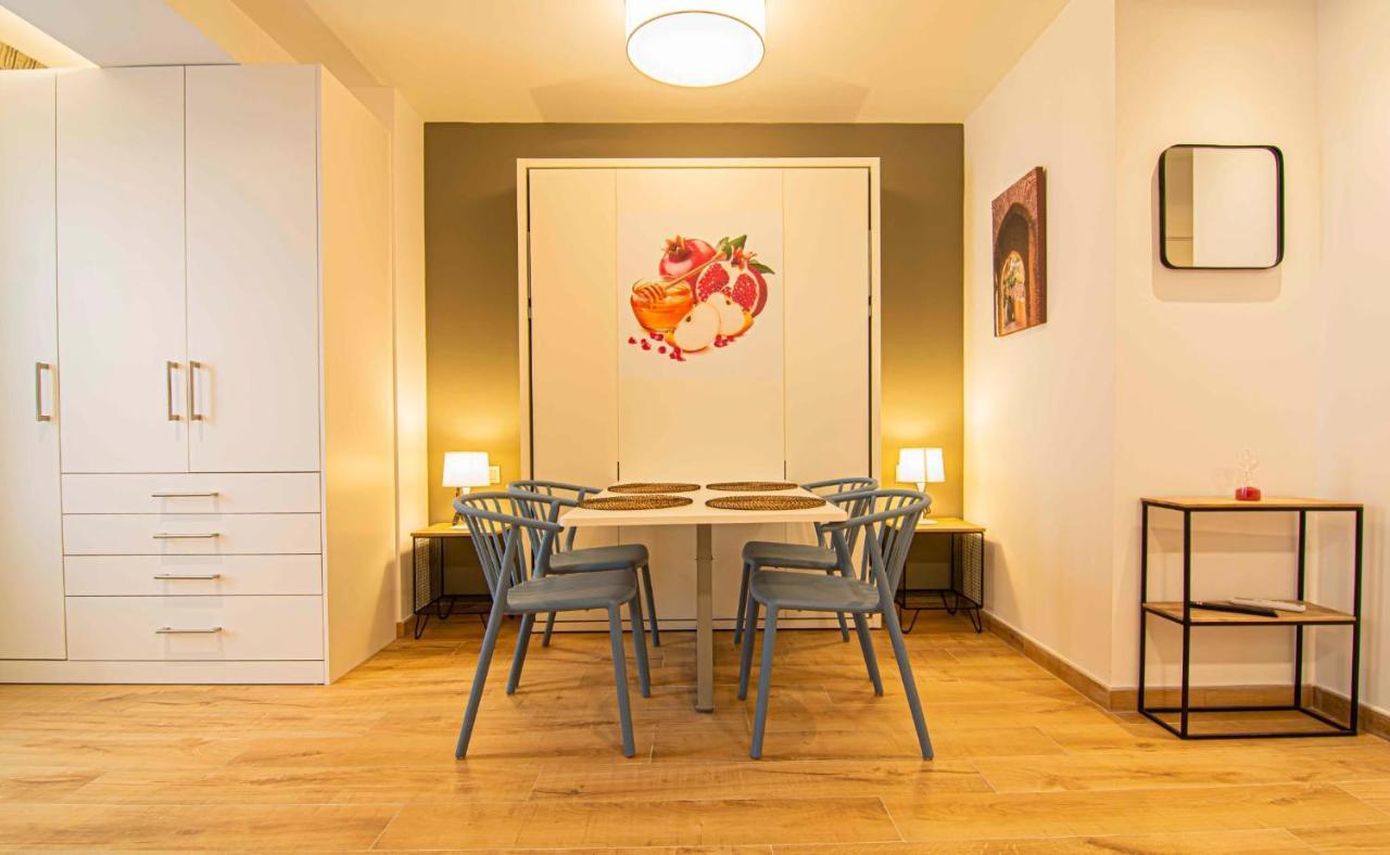 Apartamentos Leonor Malaga Luaran gambar